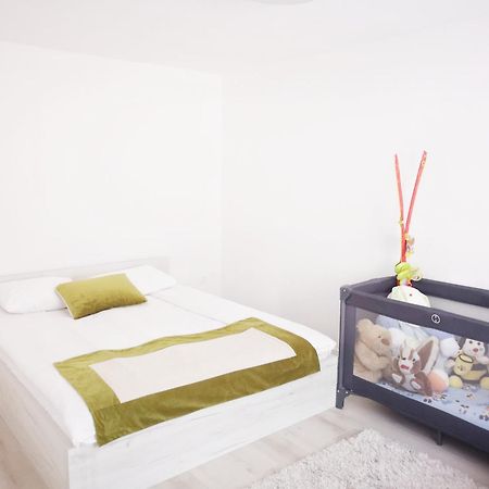 Family Apartment With Garden サラエヴォ 部屋 写真