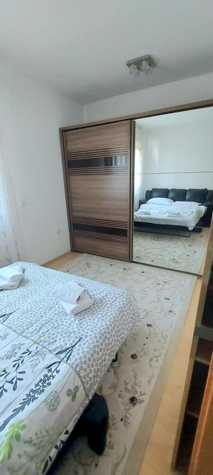 Family Apartment With Garden サラエヴォ エクステリア 写真