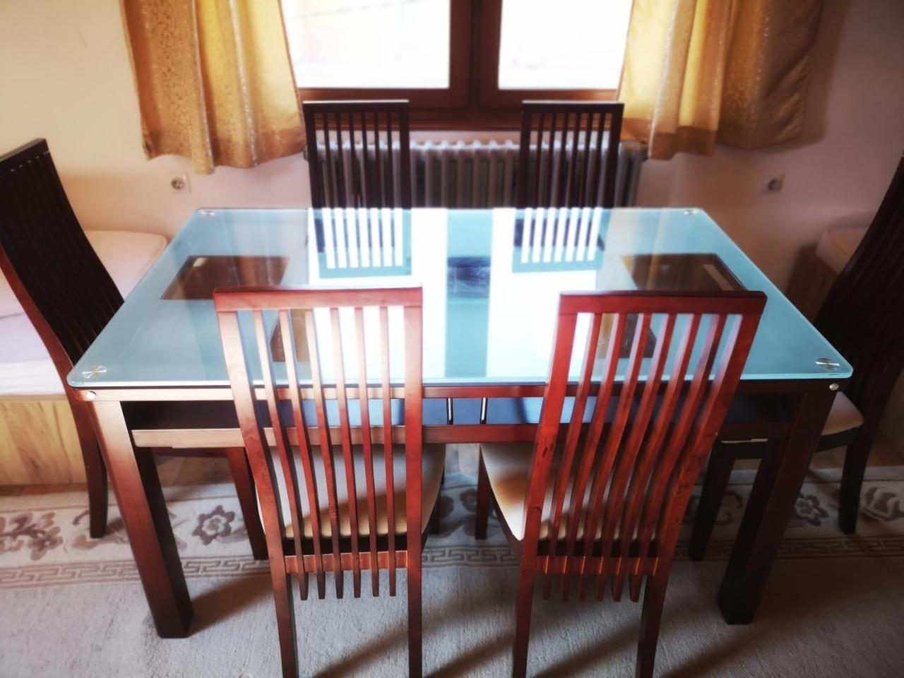Family Apartment With Garden サラエヴォ エクステリア 写真